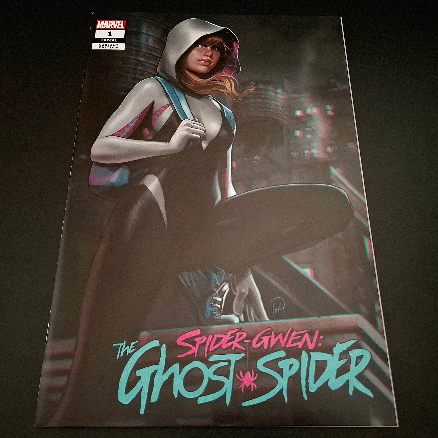 Spider-Gwen : the Ghost Spider #1 variant cover exclusive