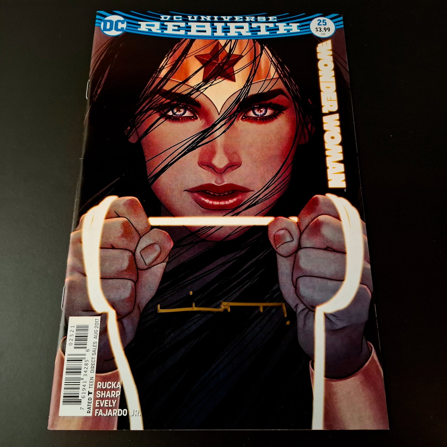 Wonder Woman #25 + Signature de Liam Sharp (COA)