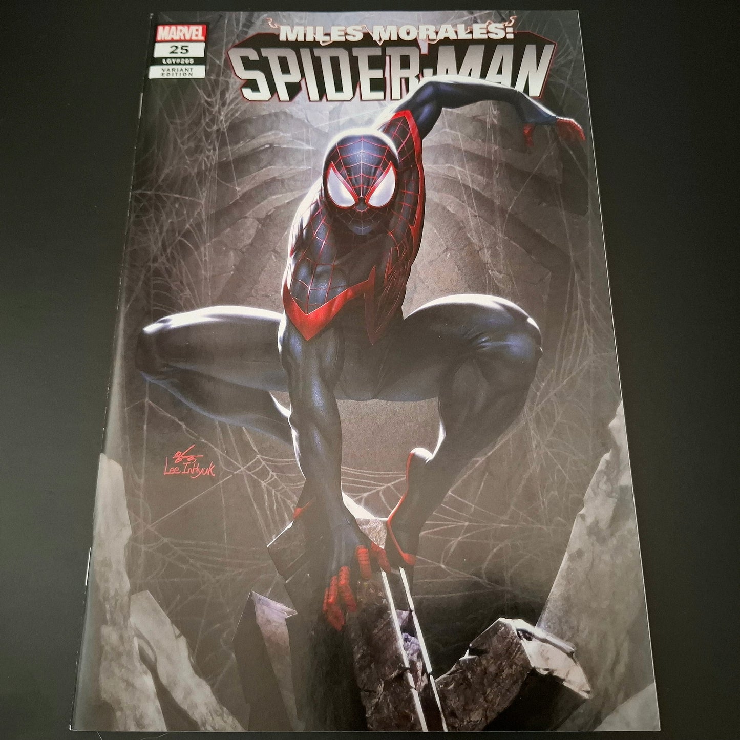 Miles Morales : Spider-man #25 variant cover exclusive