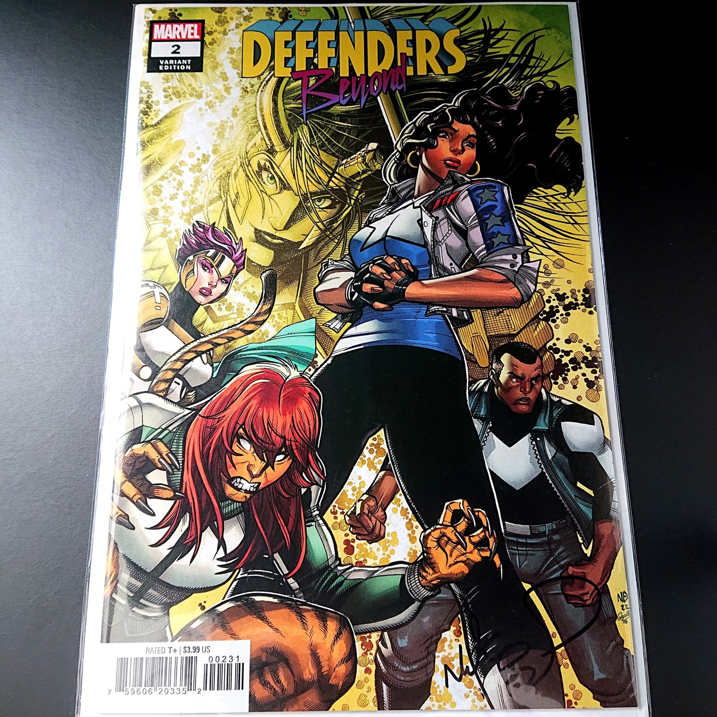 Defenders Beyond #2 variant cover + signature de Nick Bradshaw