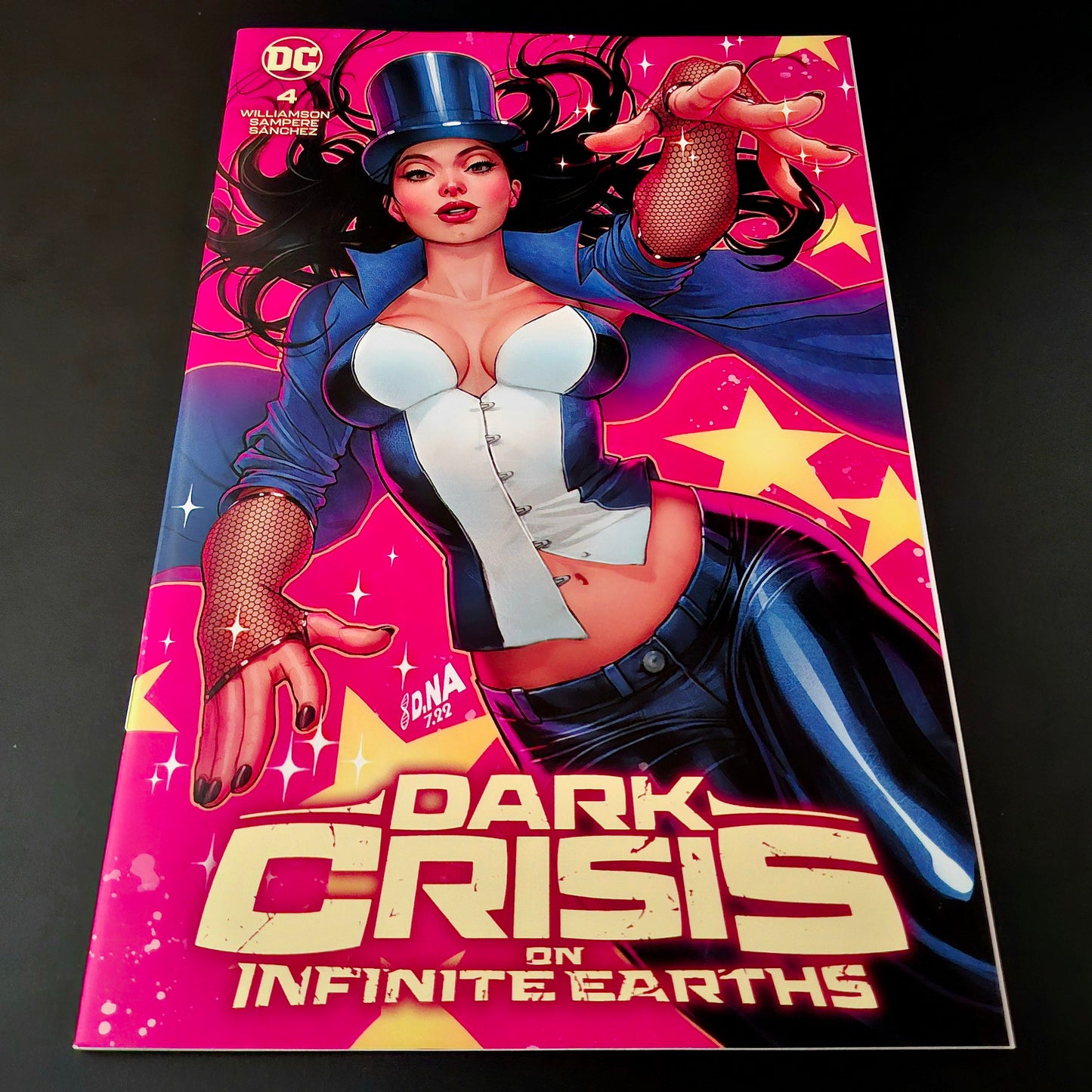 Dark Crisis on Infinite Earths #4 variant cover exclusive