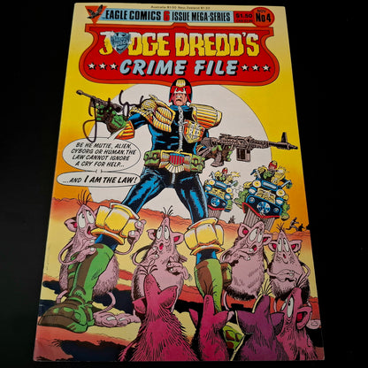 Judge Dredd’s Crime File #4 + Signature de John Wagner (COA)