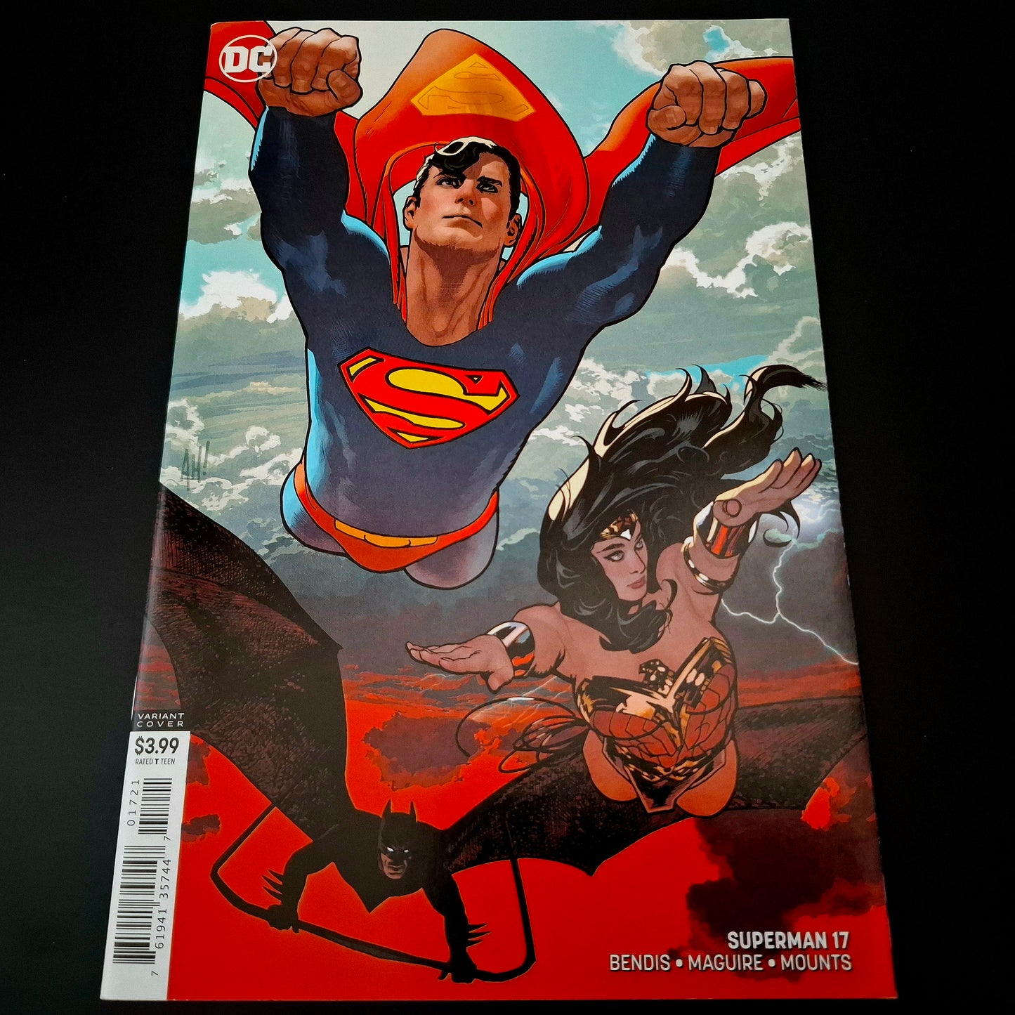 Superman #17 variant cover