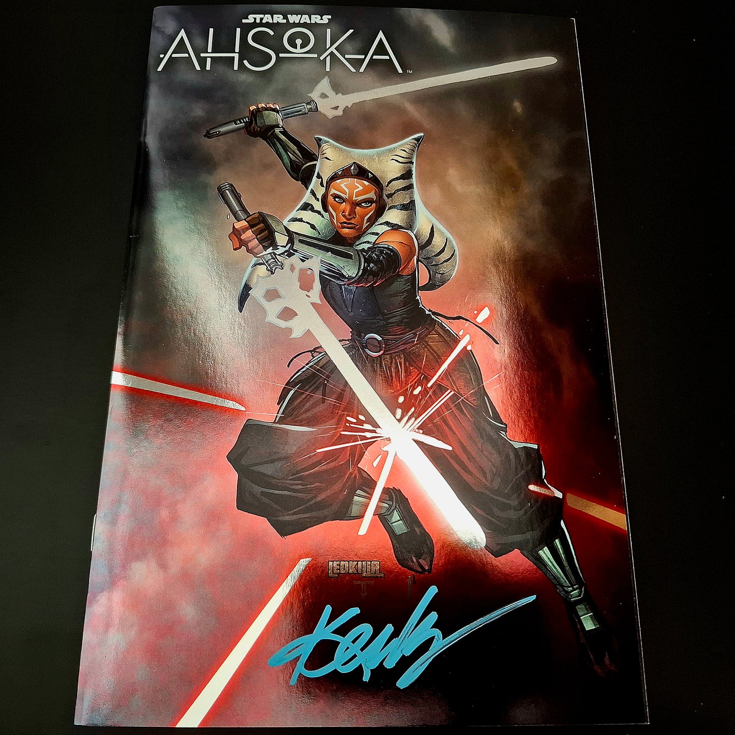 Star Wars : Ahsoka #1 variant FOIL cover + Signature de Ken Lashley (COA)