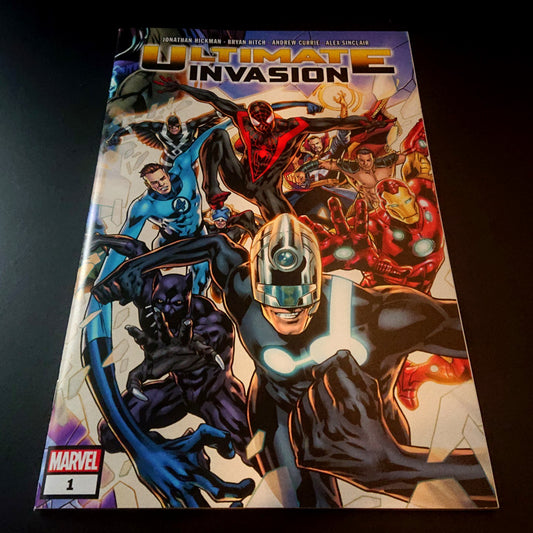 Ultimate Invasion #1 wraparound cover