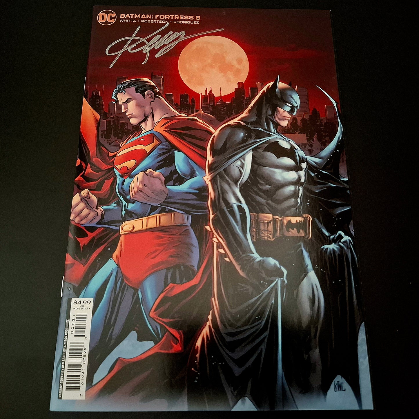 Batman : Fortress #8 variant cover + Signature de Ken Lashley (COA)